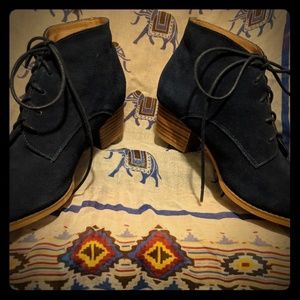 Super Cute Granny Boots in Blue Suede!! 🤩